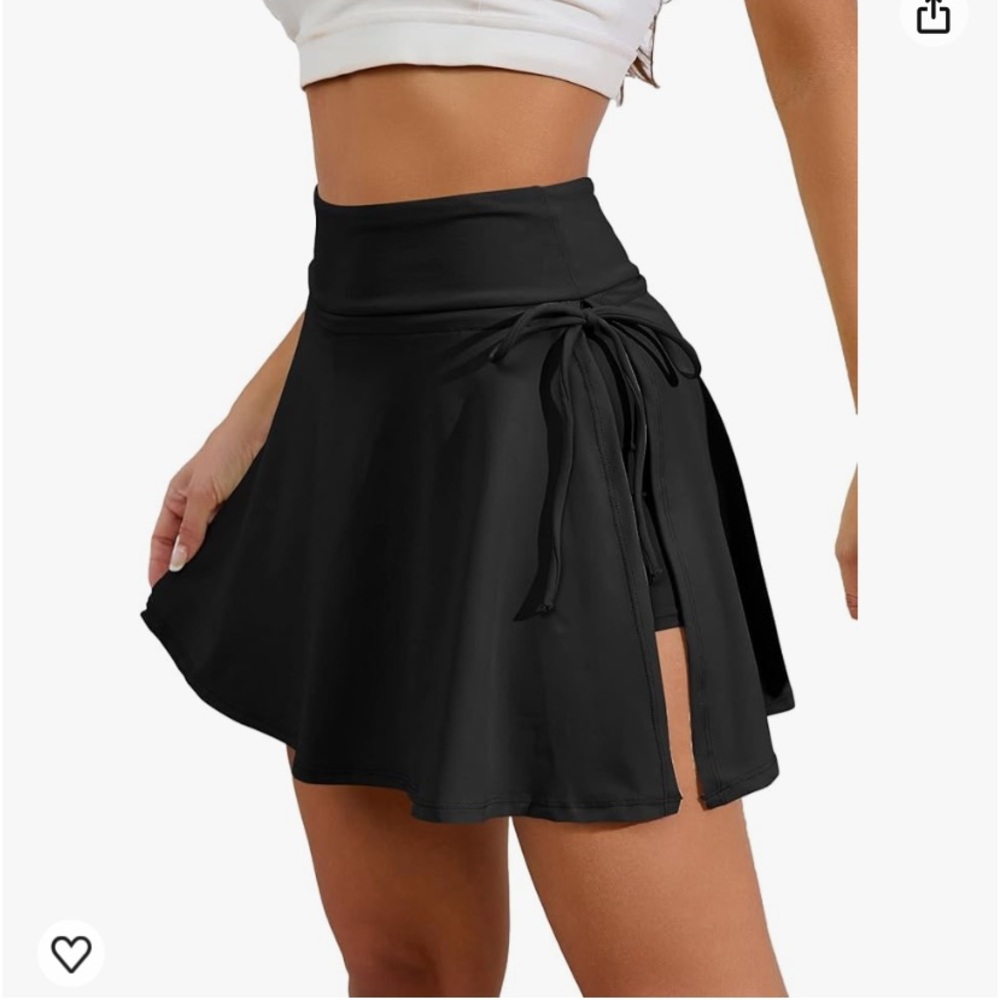 Skort (Floerns) black side tie, split, high waisted; size medium;NWOT